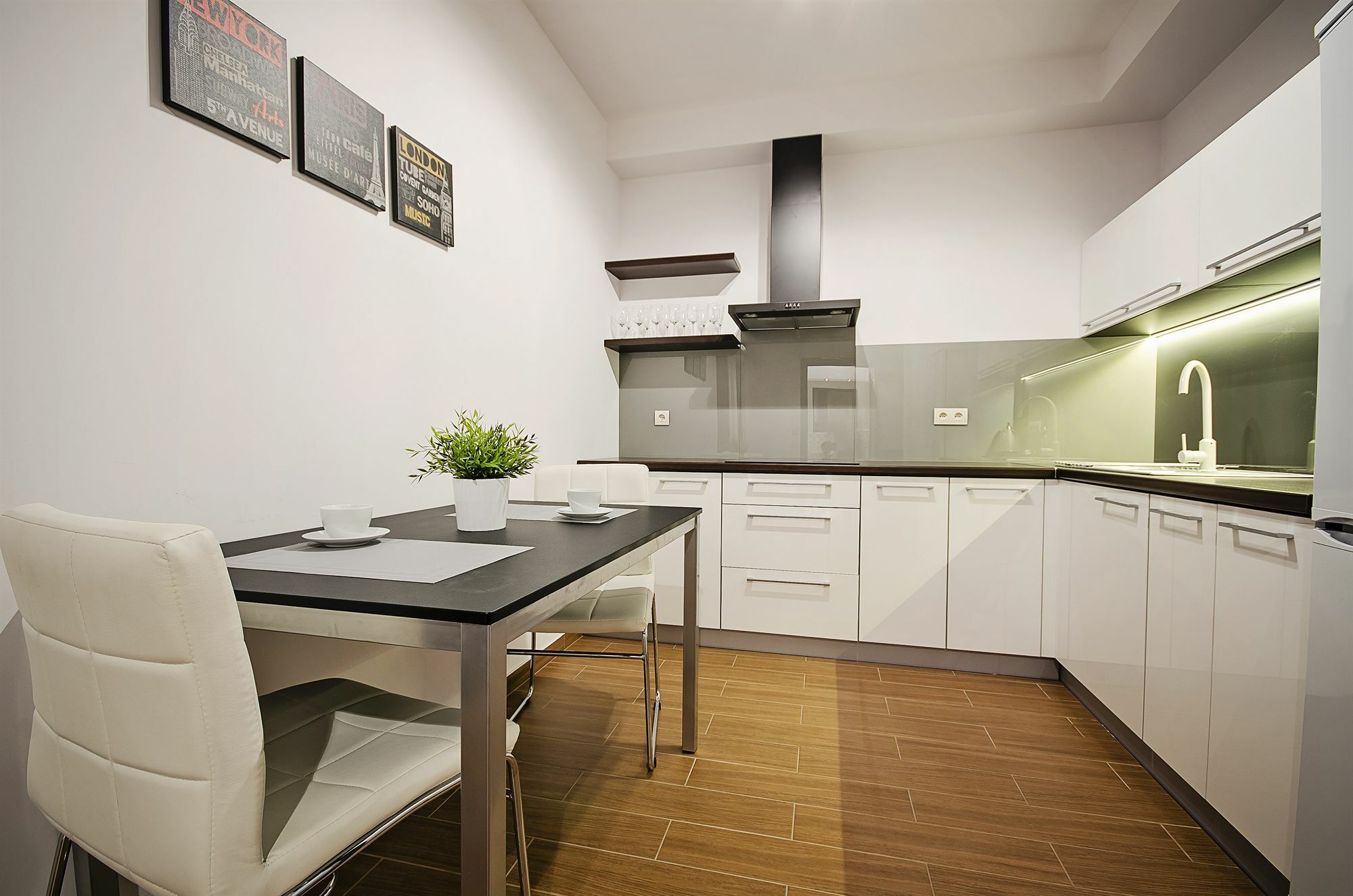 Angel City Center Krakow Aparthotel 외부 사진
